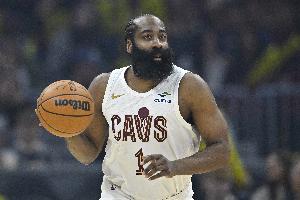 618777