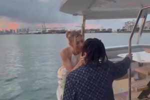 逝者安息灰熊克拉克此前甜蜜求婚，可惜了！很恩愛的一對(duì)